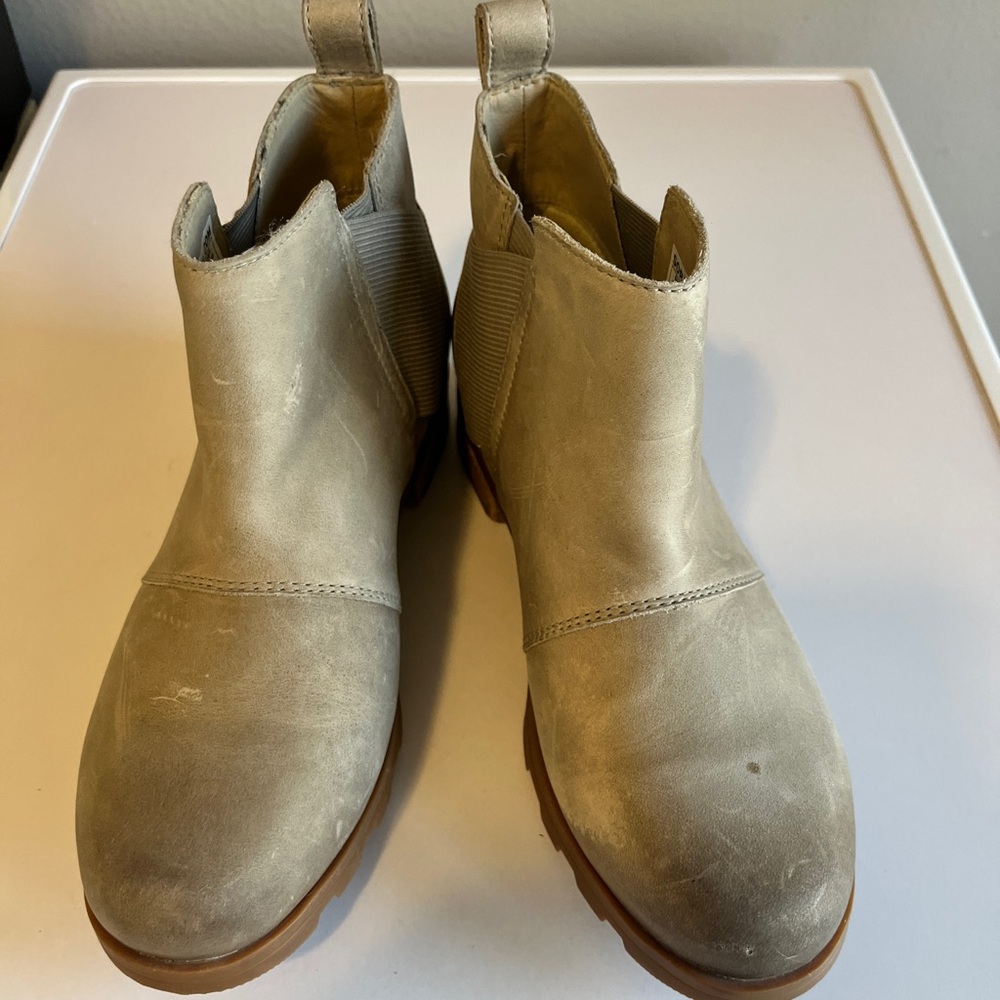 SOREL Emelie III Waterproof Chelsea Boot.